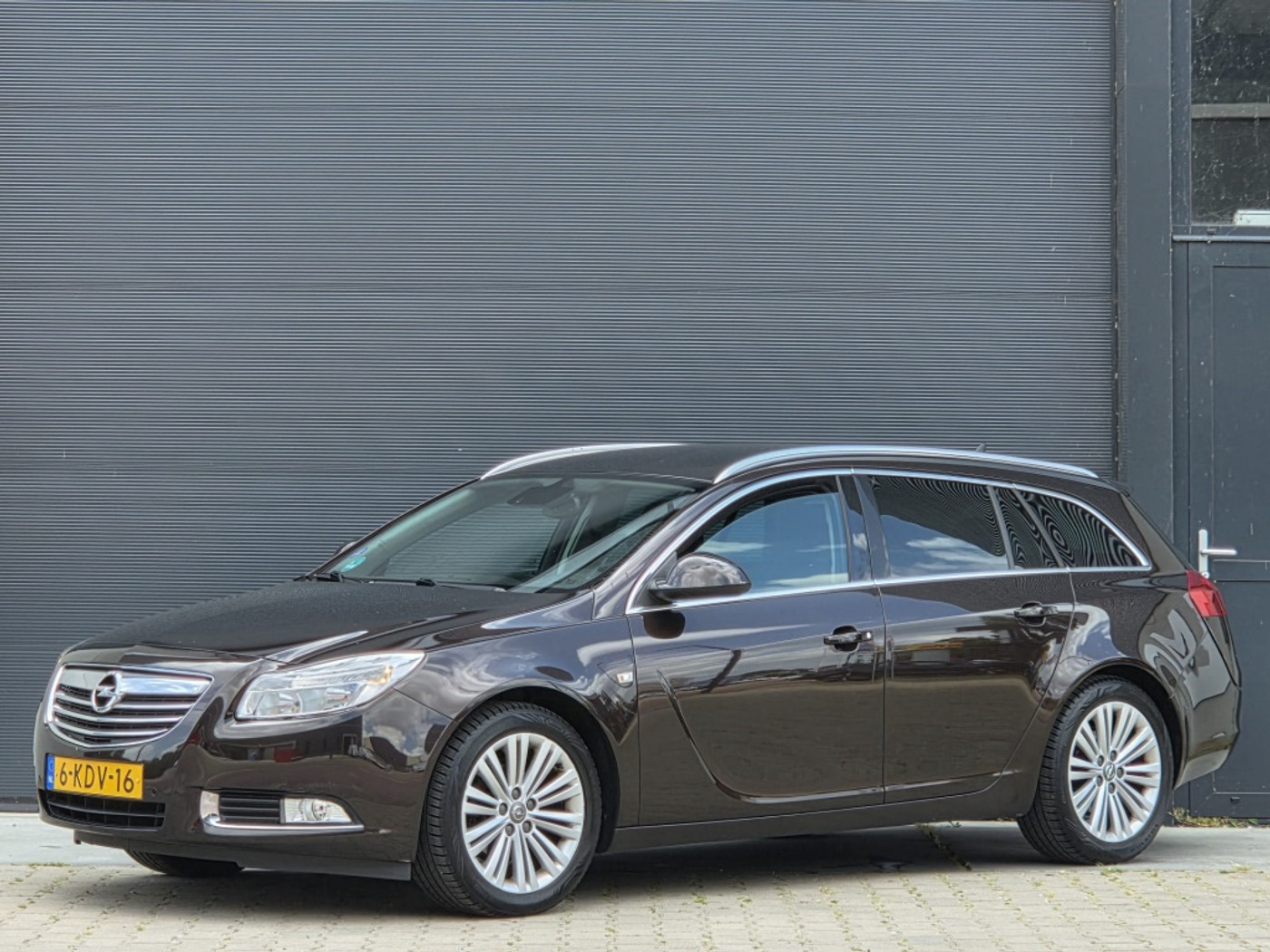 Opel Insignia Sports Tourer SW 1.4 T EcoF dealer onderhouden apk '27! 2013 - voorkant