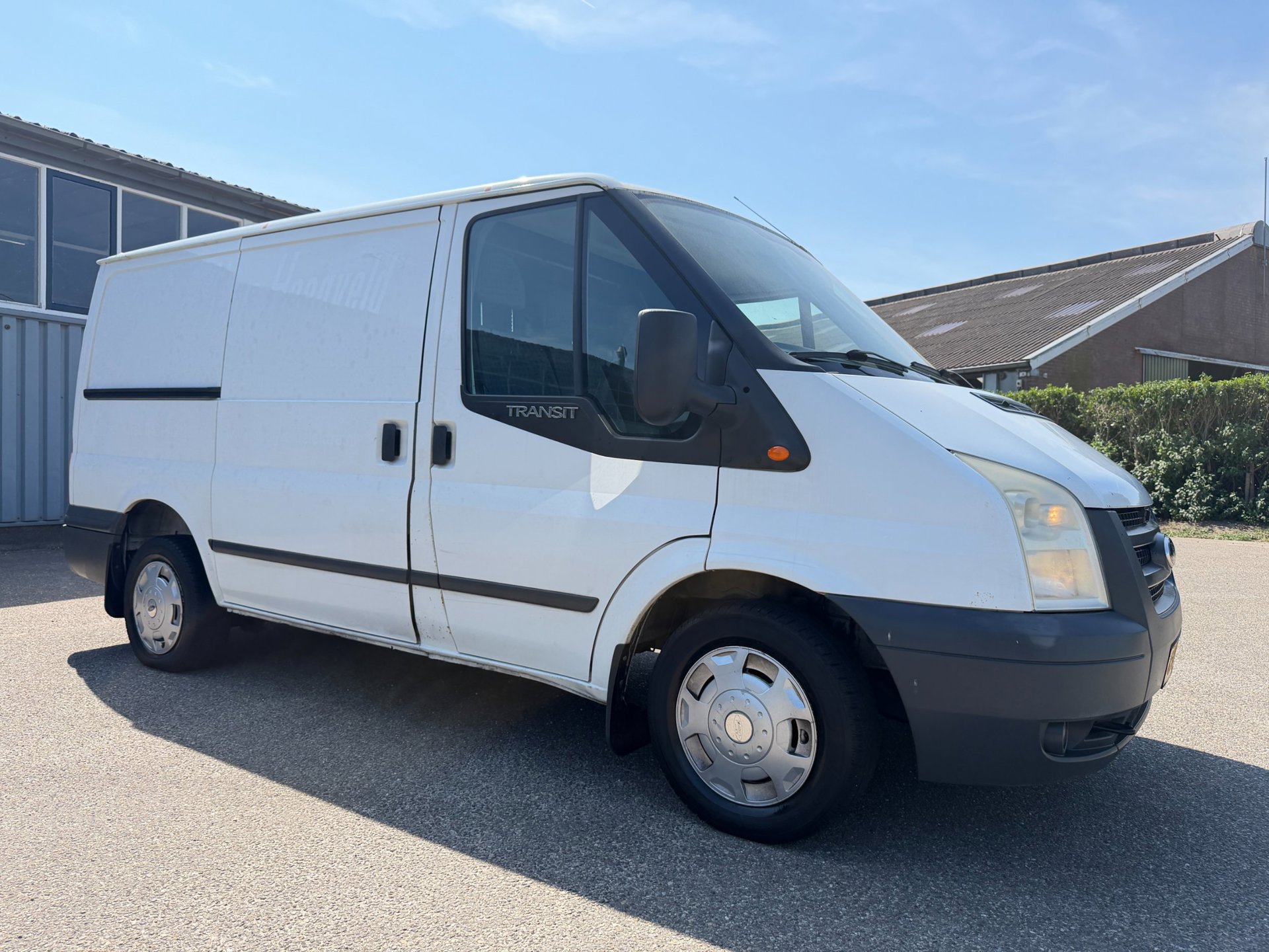 Foto van Ford Transit 260s Van 85dpf LR 4.23