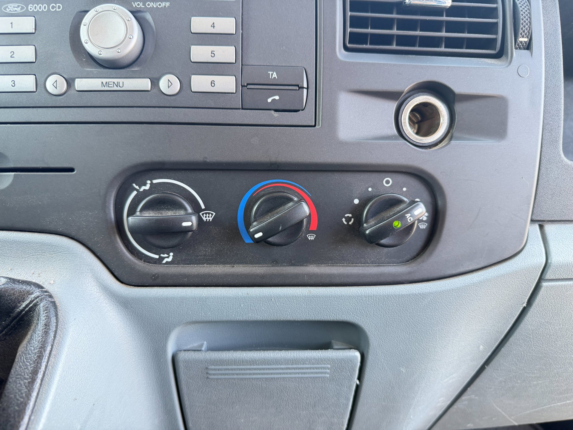 Foto van Ford Transit 260s Van 85dpf LR 4.23