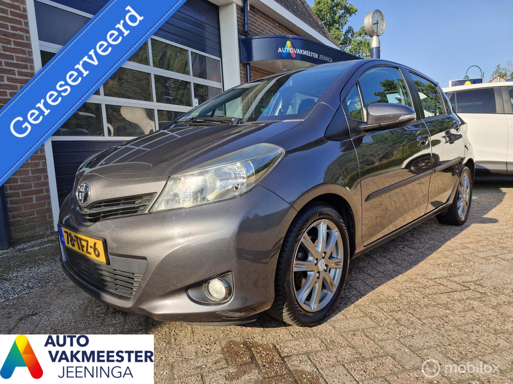Toyota Toyota Yaris 1.3 VVT-i Dynamic 2012 - voorkant