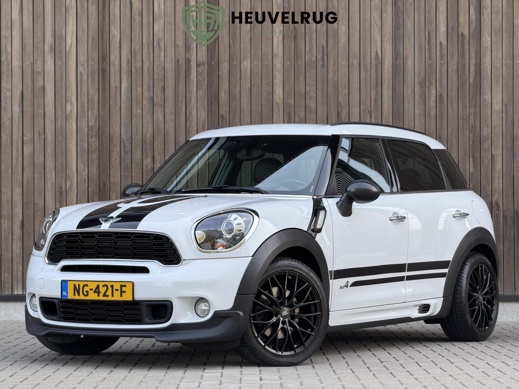 Mini Cooper S All4 1.6 Cooper S ALL4 JCW | XENON | LEDER | MOOIE UITVOERING! 2013 - voorkant