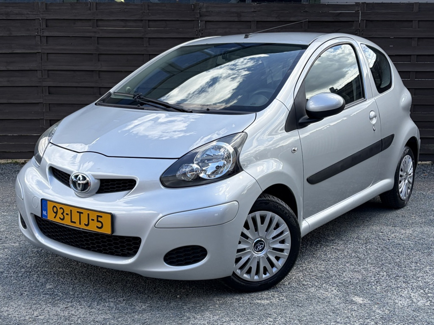 Toyota Toyota Aygo 1.0-12V Comfort / Automaat / EL-ramen / NAP 2010 - voorkant