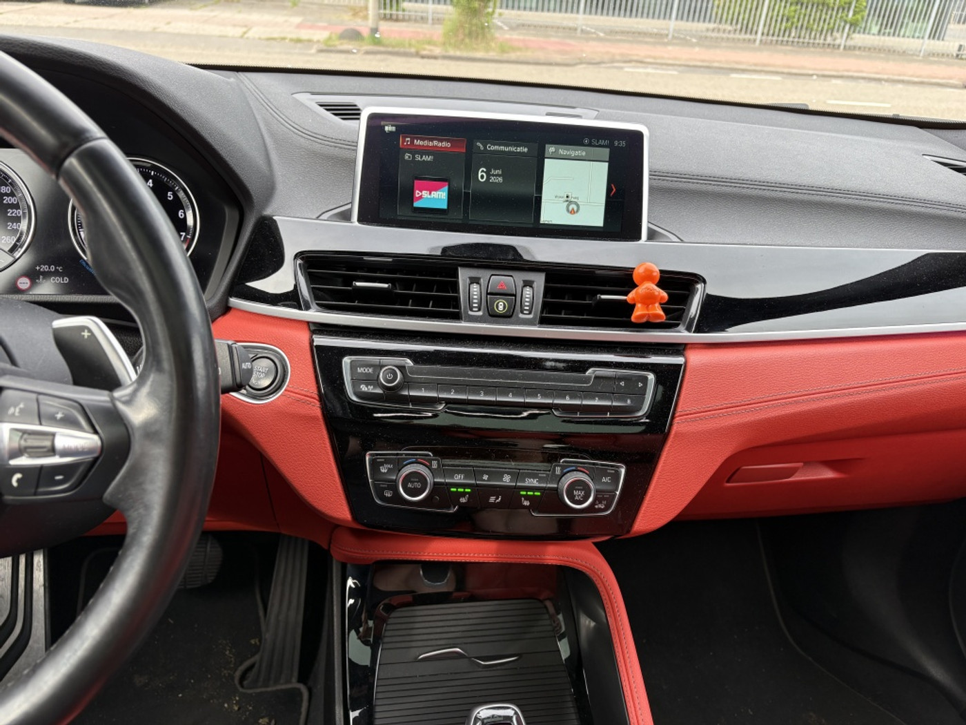 Foto van BMW X2 Sdrive20i