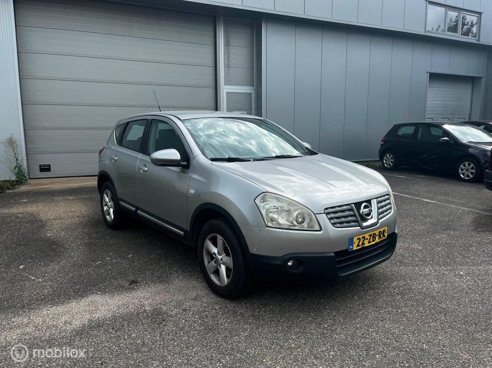 Nissan Nissan Qashqai 1.5 dCi Acenta Clima / Cruise / Trekhaak 2008 - voorkant