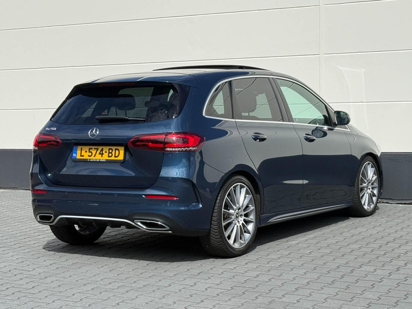 Foto van Mercedes-Benz B 250