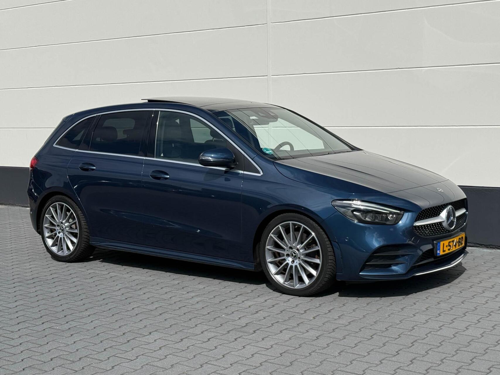 Foto van Mercedes-Benz B 250
