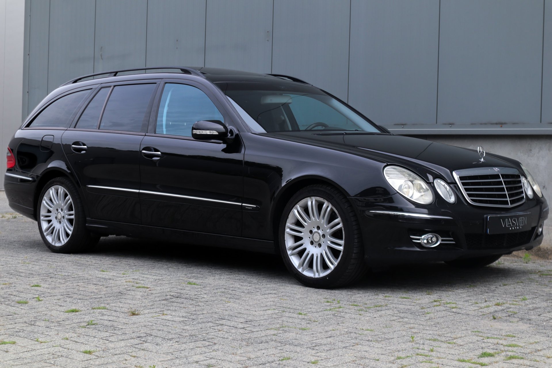 Foto van Mercedes-Benz E 350