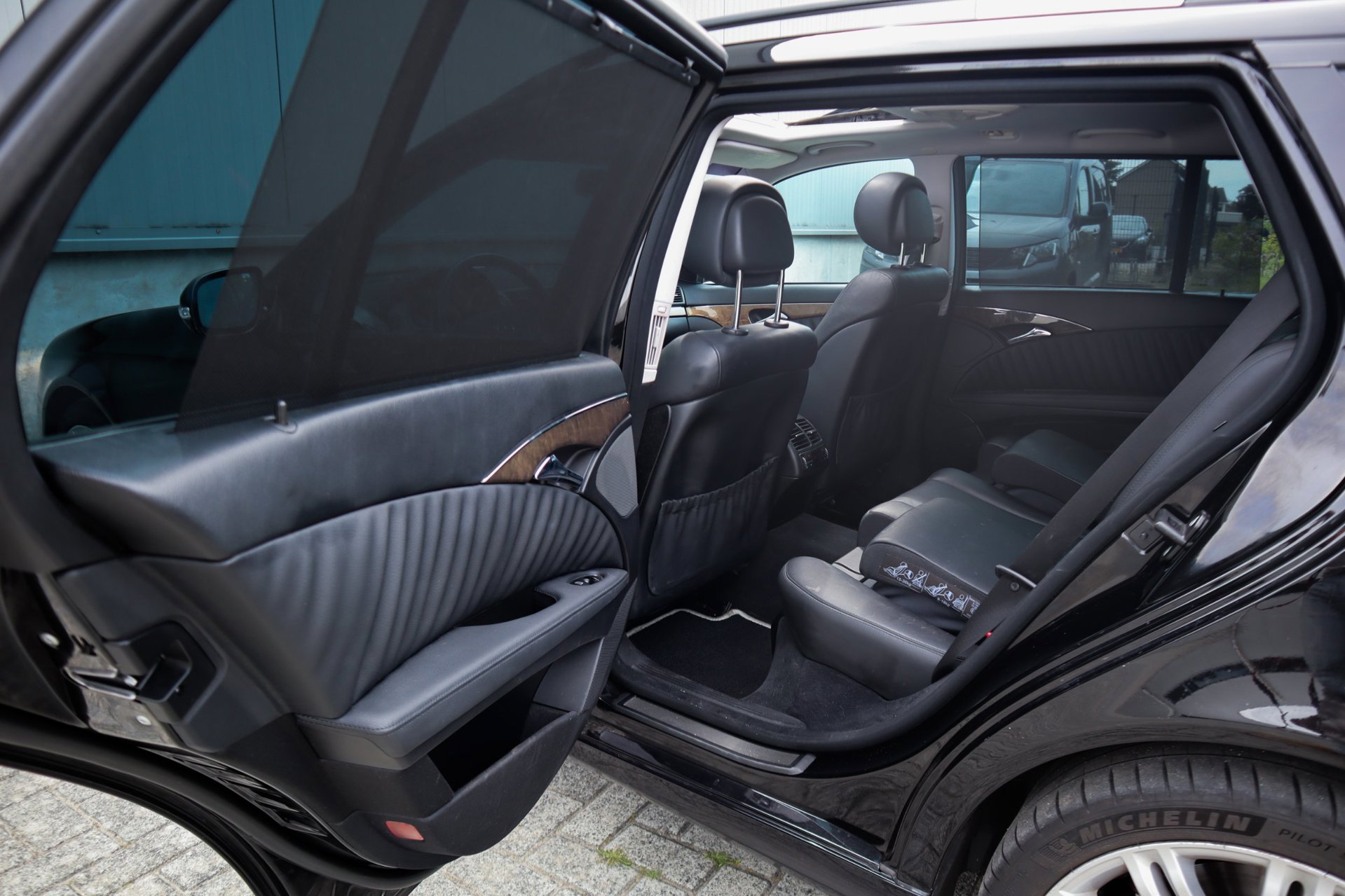 Foto van Mercedes-Benz E 350