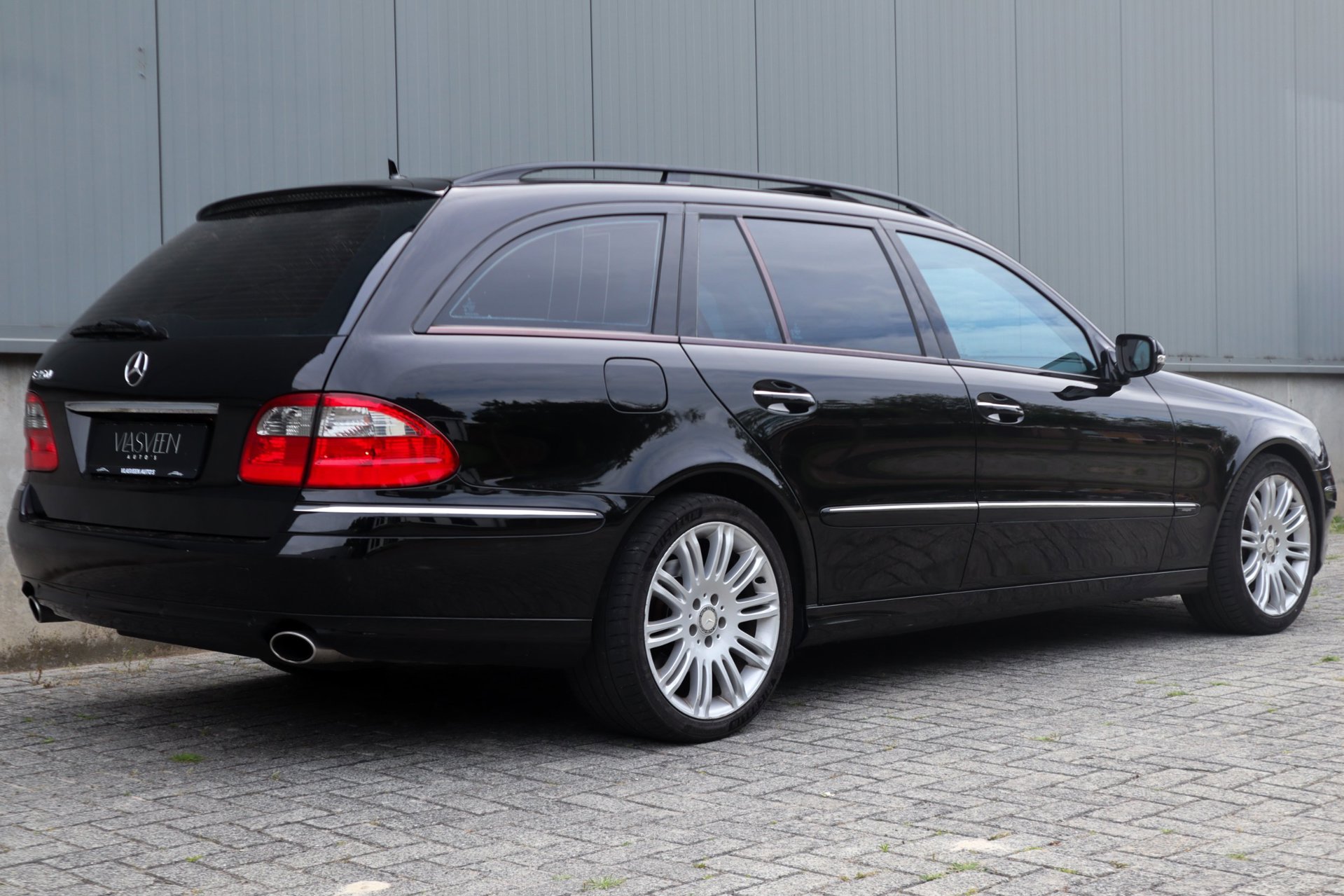 Foto van Mercedes-Benz E 350