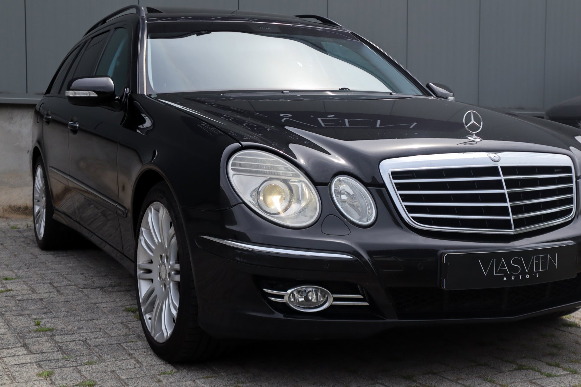 Foto van Mercedes-Benz E 350