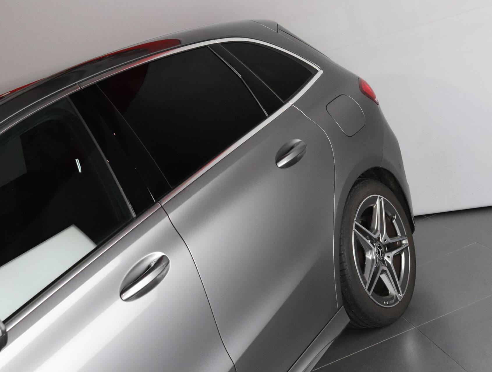 Foto van Mercedes-Benz B 200