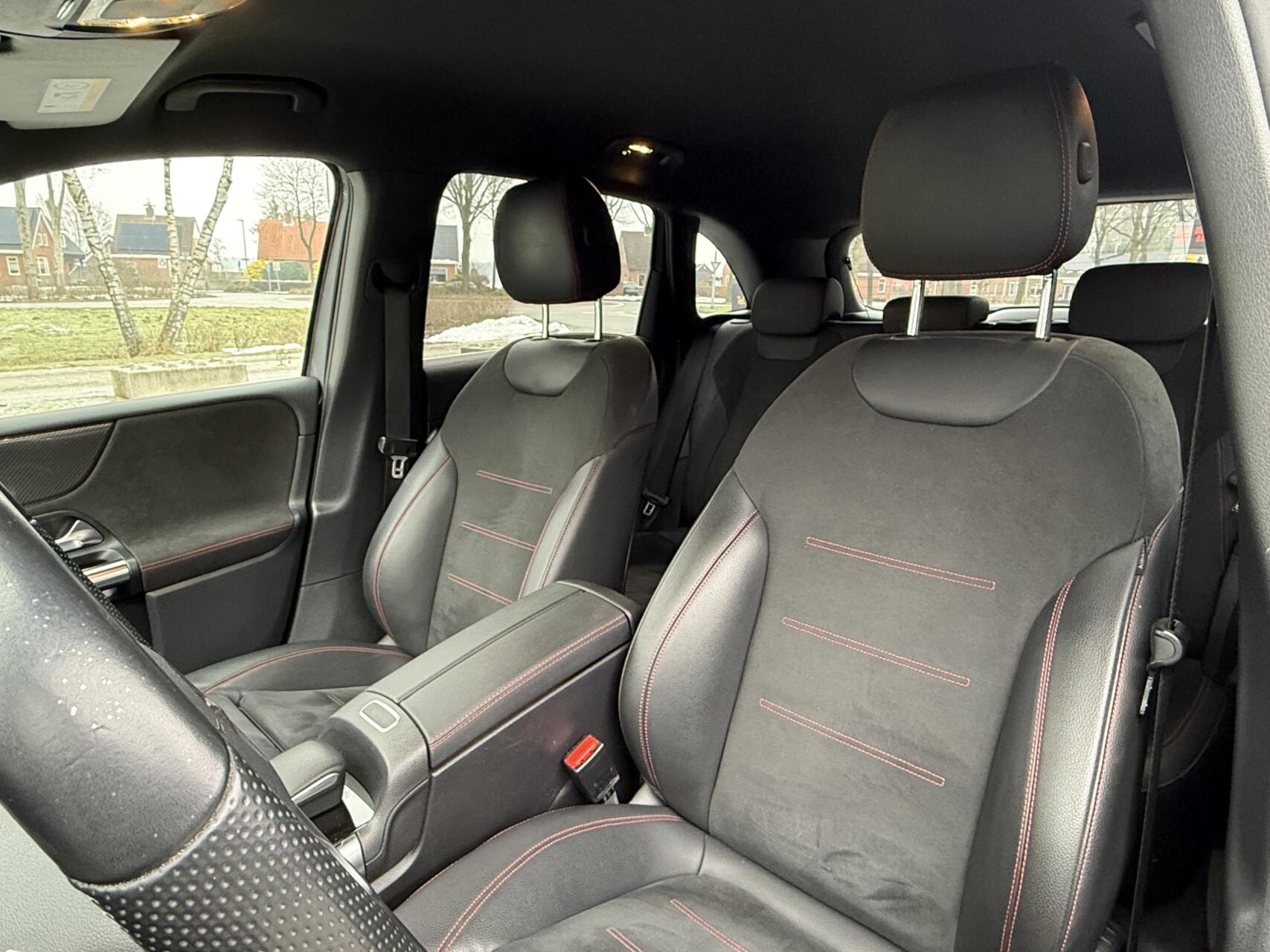 Foto van Mercedes-Benz B 200