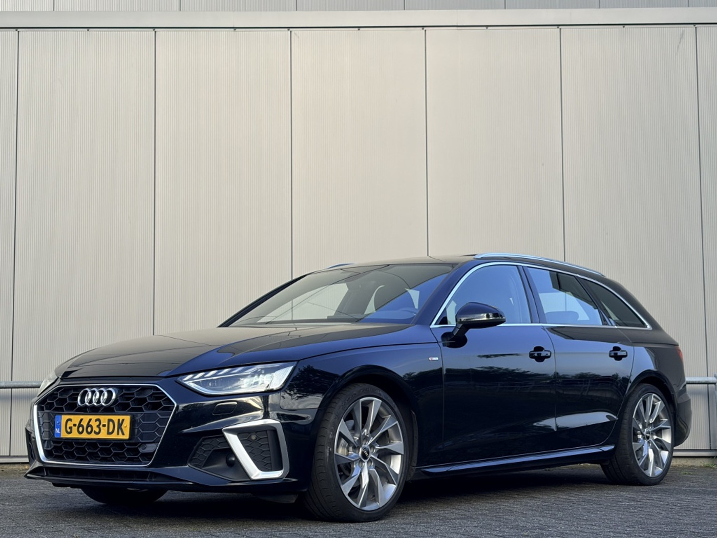 Audi A4 Avant 40 TFSI - S Line - pano - nap - automaat - navi - cruise - 2019 - voorkant
