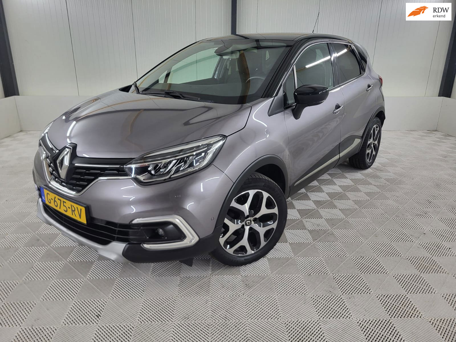 Renault Captur 0.9 TCe Intens, Camera, Navigatie, Trekhaak 2019 - voorkant