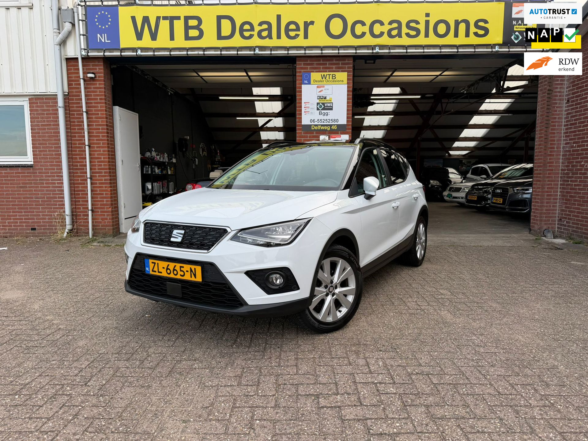 Seat Arona 1.0 TSI Style Business Intense, Trekhaak, Navi,  Dealer onderhouden 2019 - voorkant