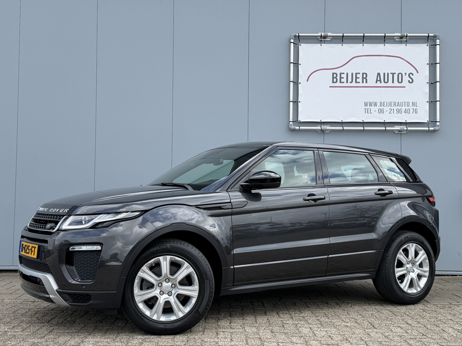 Land Rover Range Rover Evoque 2.0 Si4 HSE 2018 - voorkant