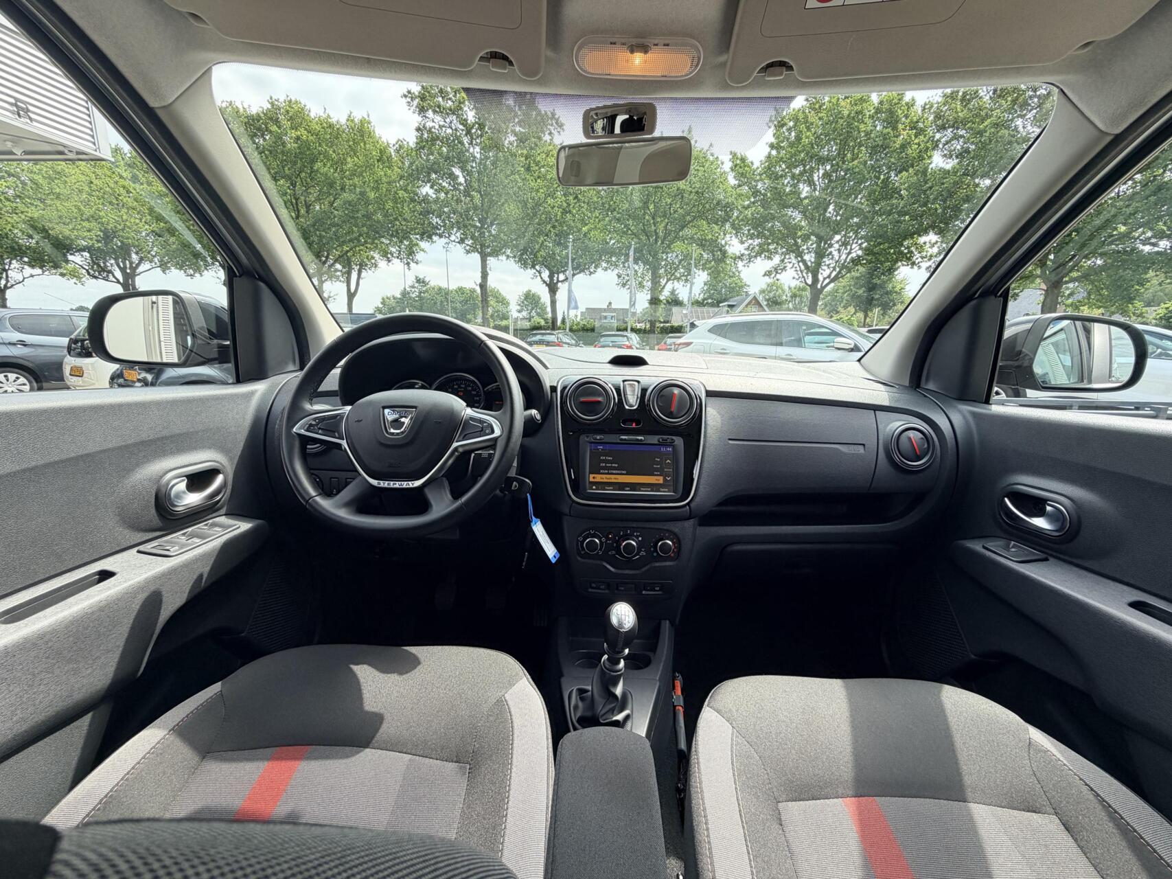 Foto van Dacia Lodgy
