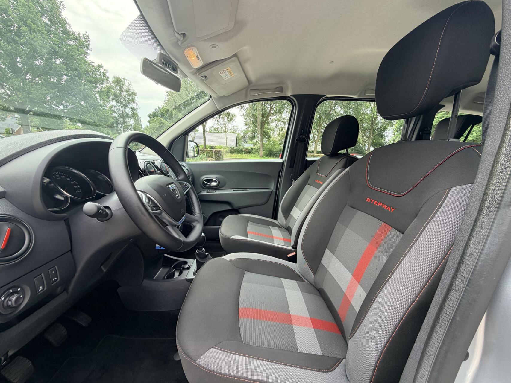 Foto van Dacia Lodgy