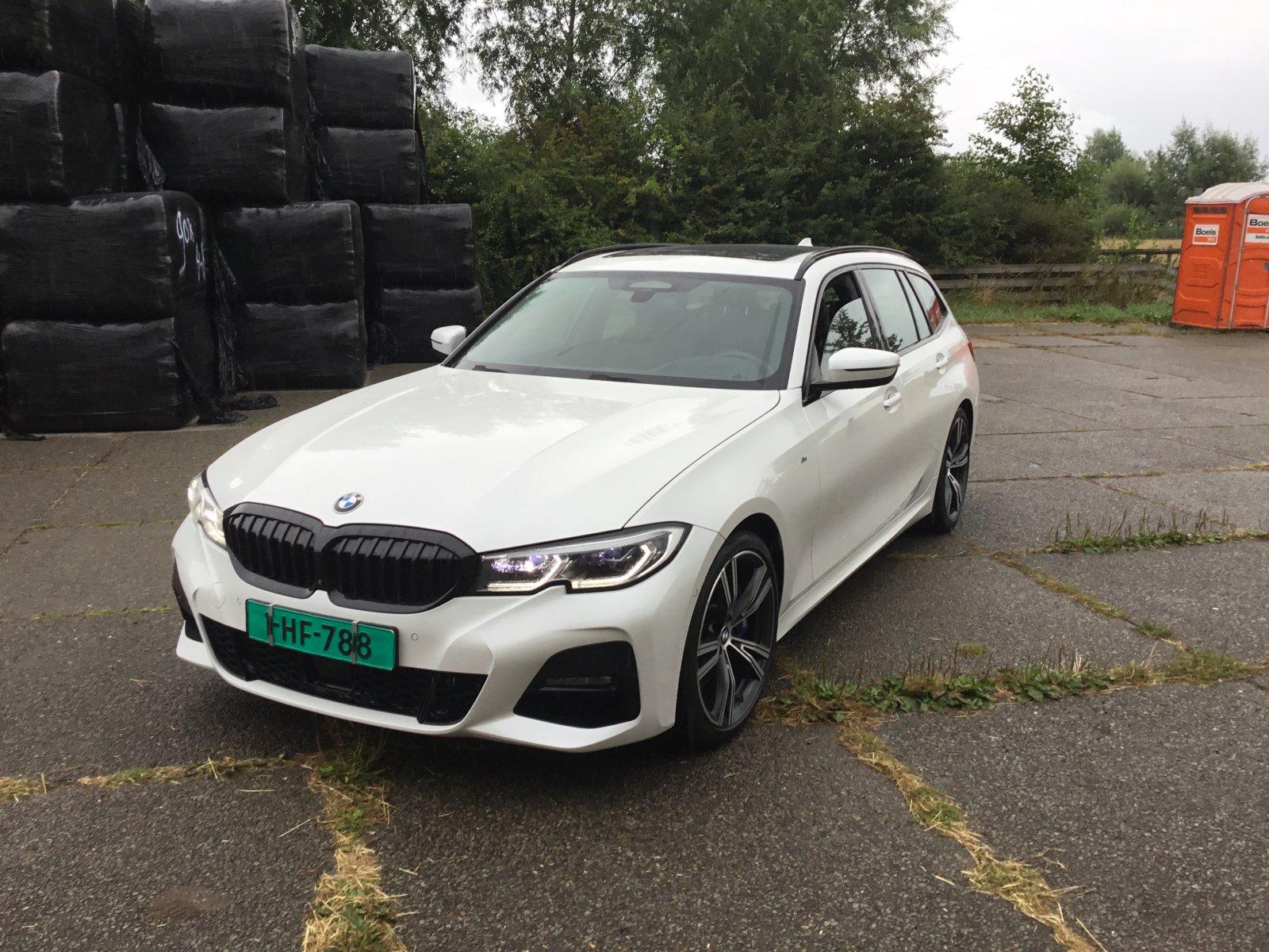 BMW 330i  2020 - voorkant