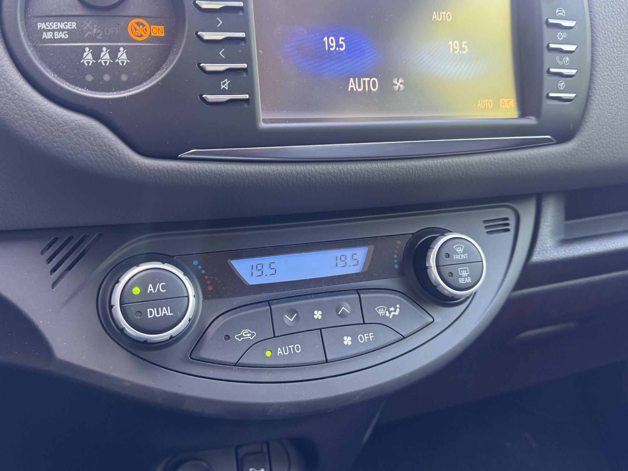 Foto van Toyota Toyota Yaris Hybrid