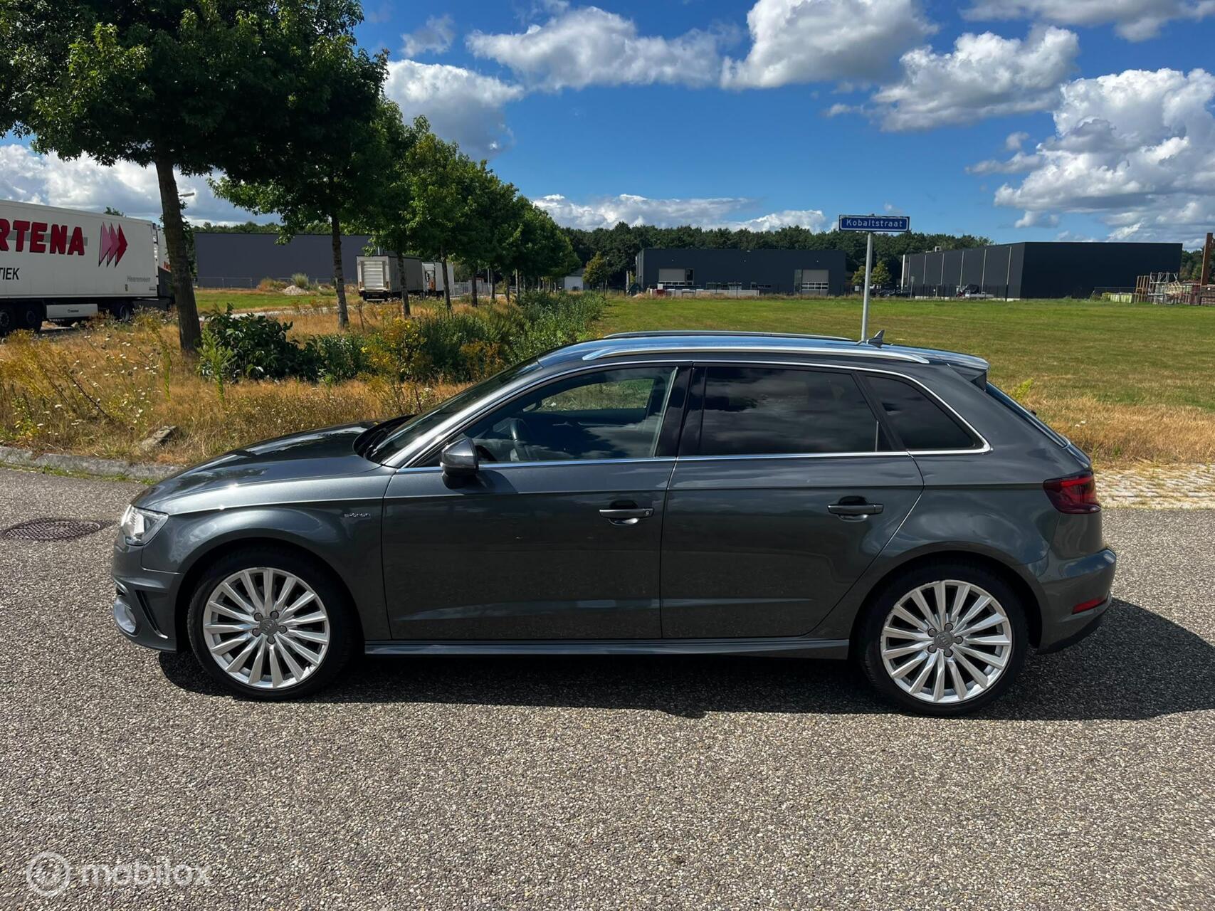 Foto van Audi A3 Sportback E-tron