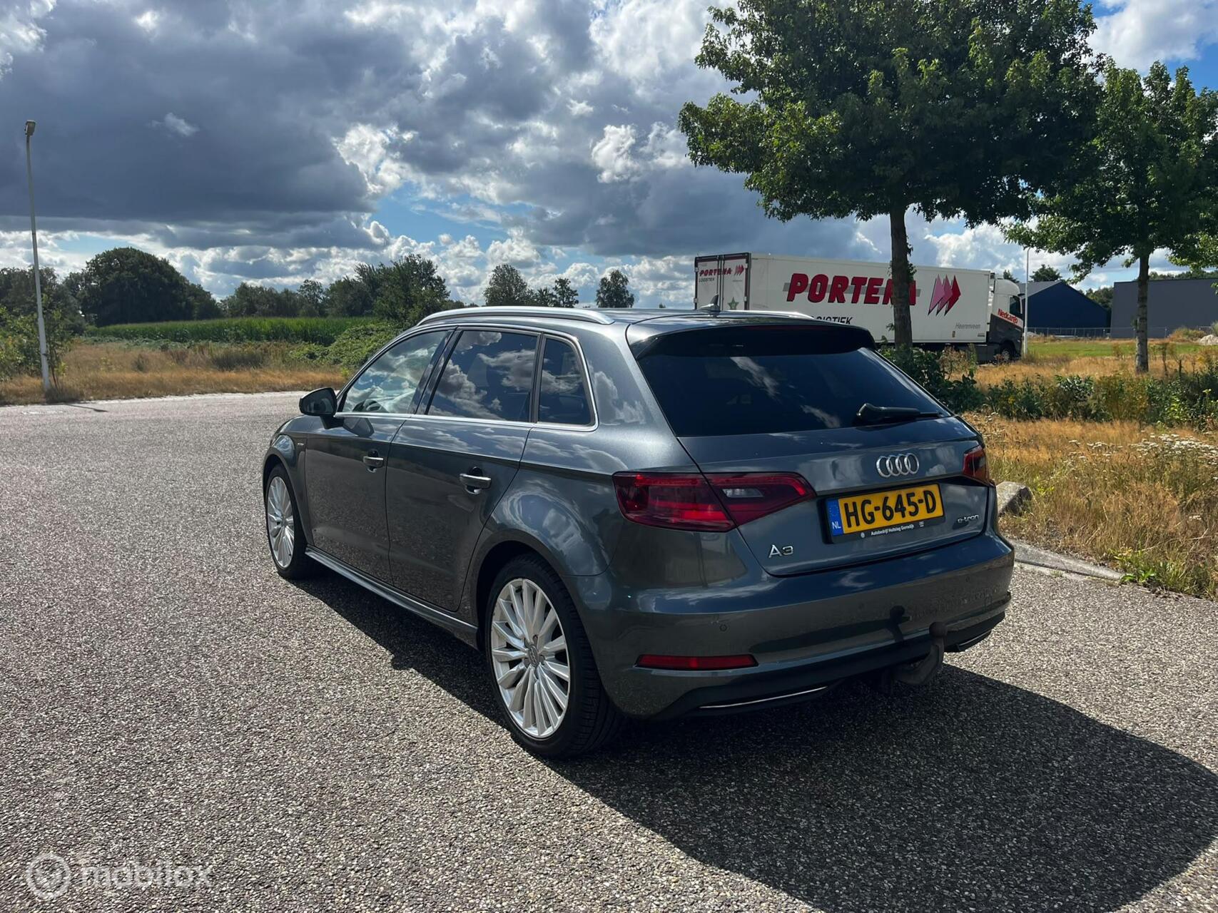 Foto van Audi A3 Sportback E-tron
