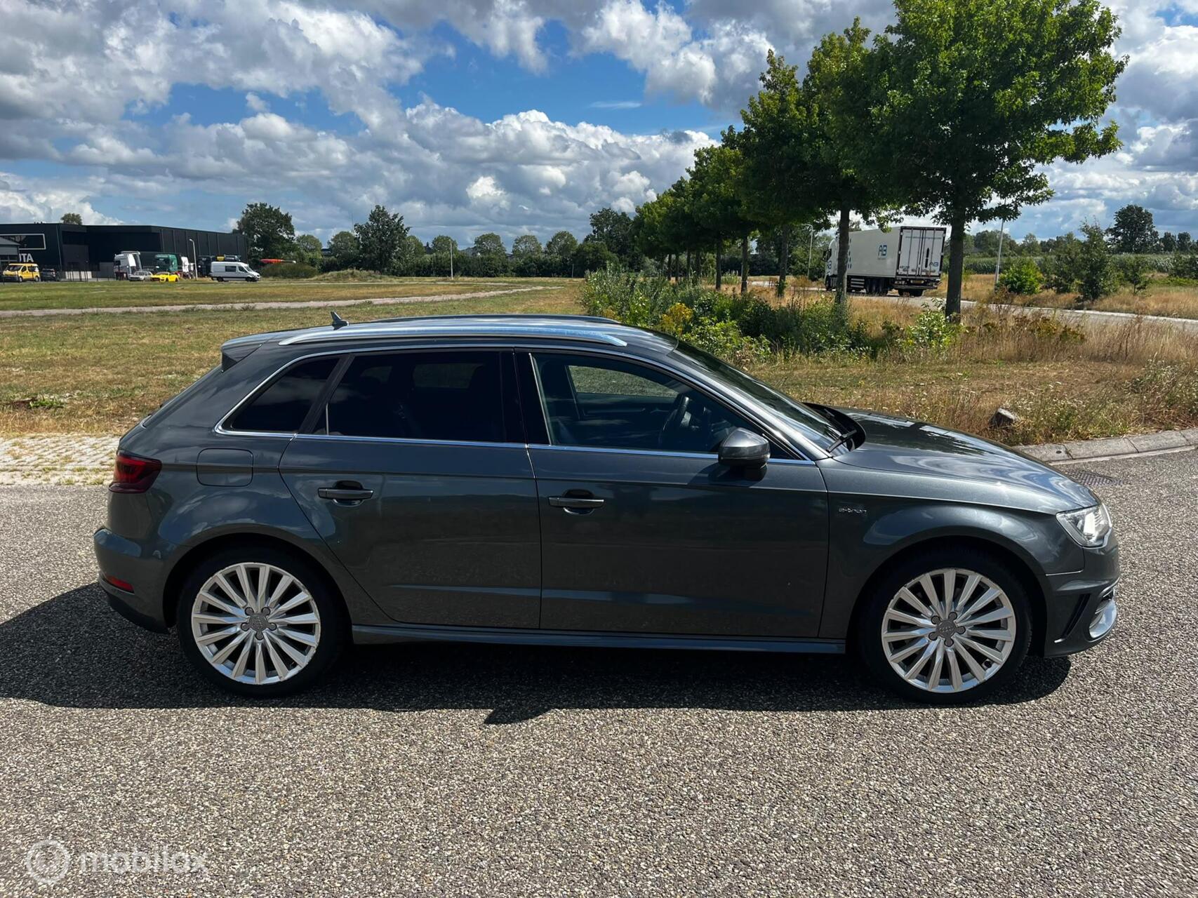 Foto van Audi A3 Sportback E-tron