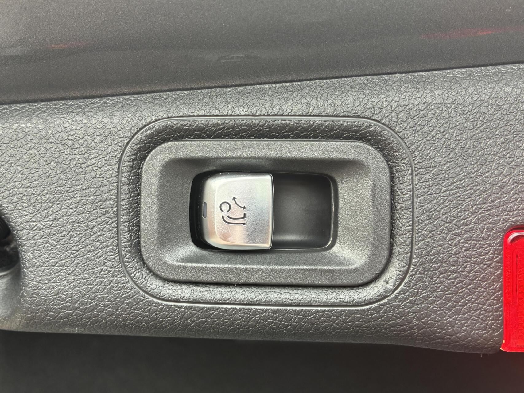 Foto van Mercedes-Benz E 200