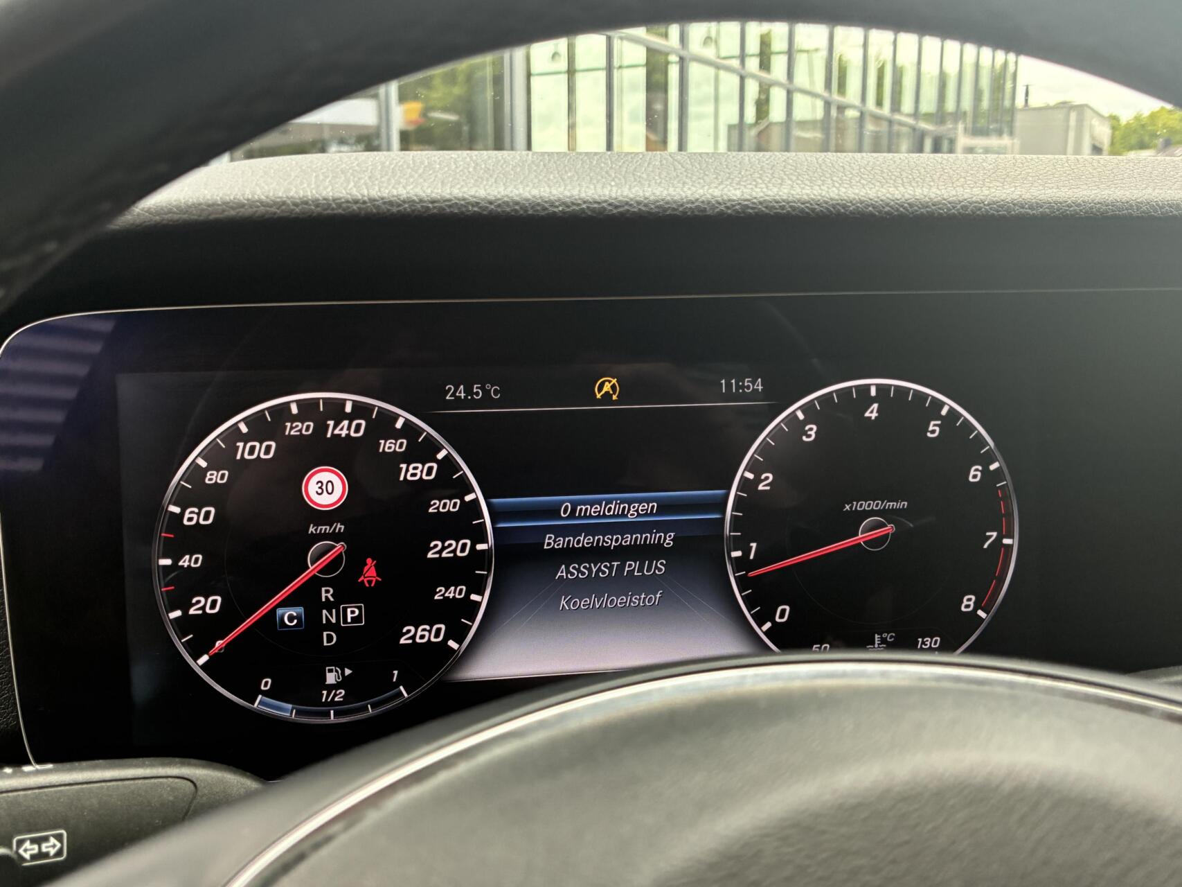 Foto van Mercedes-Benz E 200