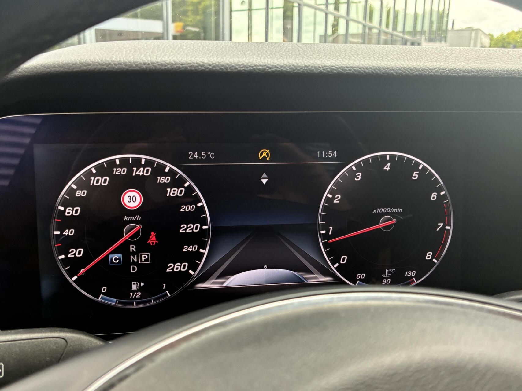 Foto van Mercedes-Benz E 200