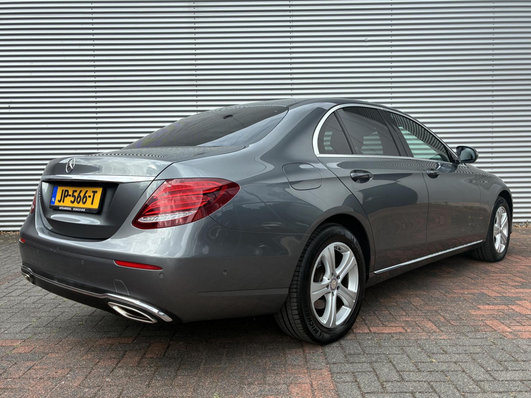 Foto van Mercedes-Benz E 200