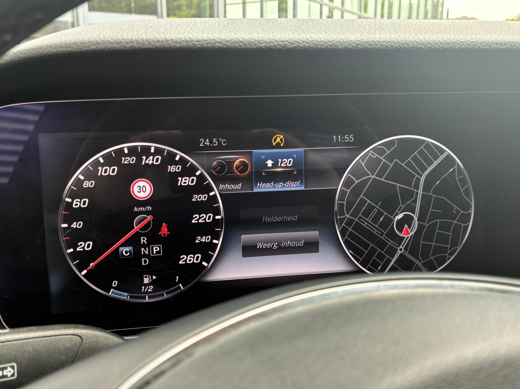 Foto van Mercedes-Benz E 200