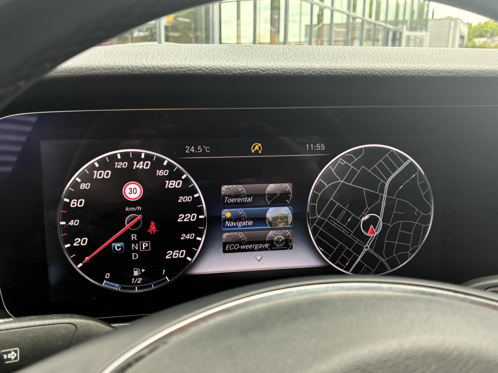 Foto van Mercedes-Benz E 200
