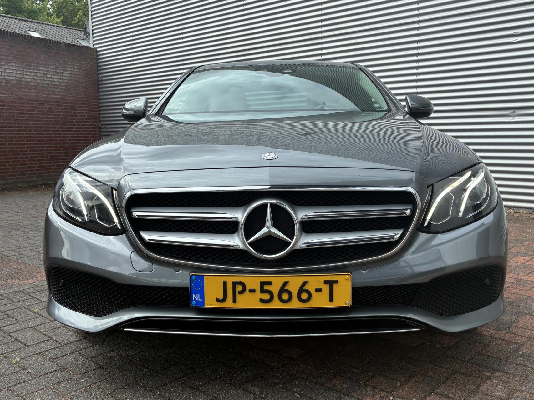 Foto van Mercedes-Benz E 200