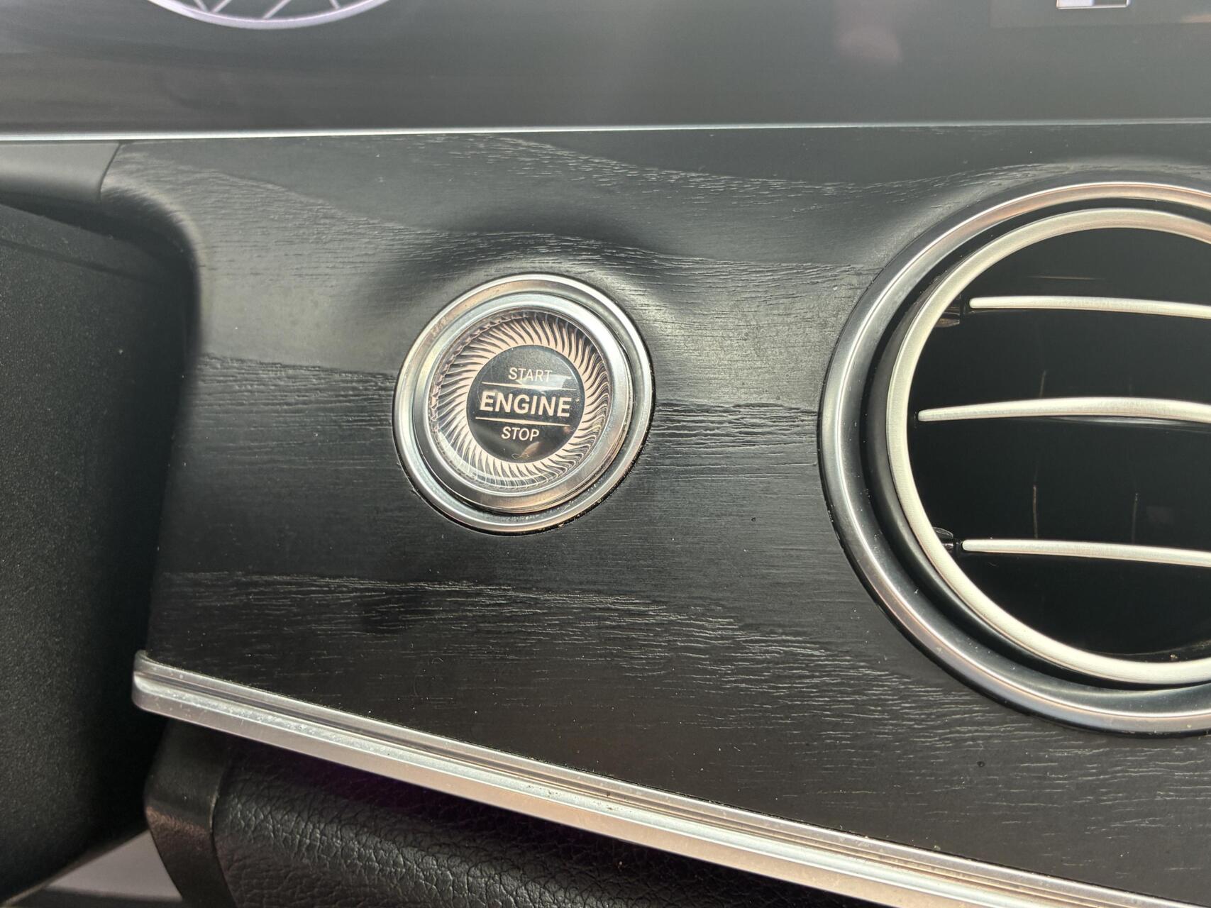 Foto van Mercedes-Benz E 200