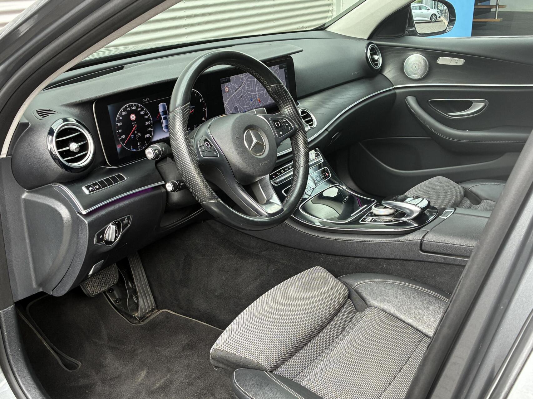 Foto van Mercedes-Benz E 200
