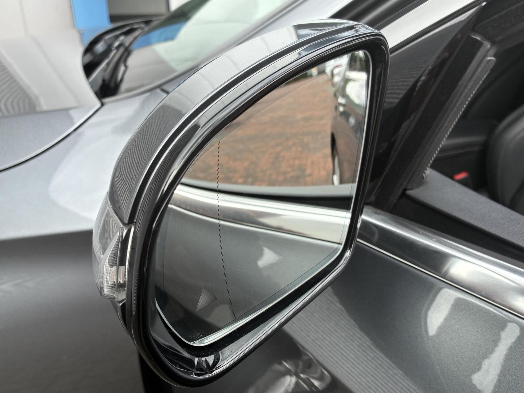 Foto van Mercedes-Benz E 200