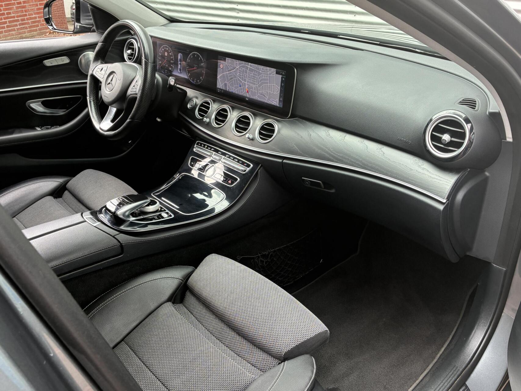 Foto van Mercedes-Benz E 200
