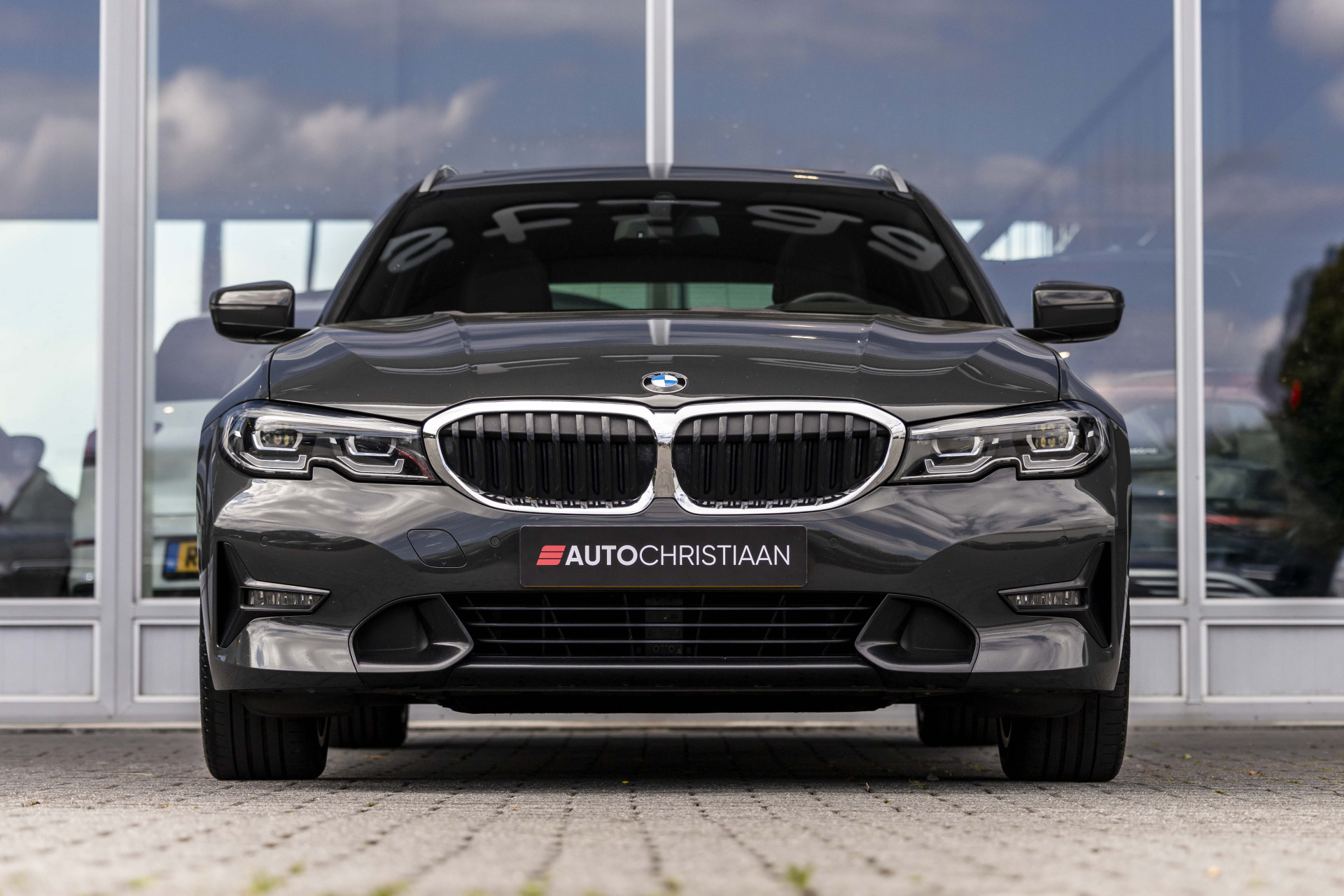 Foto van BMW 330i