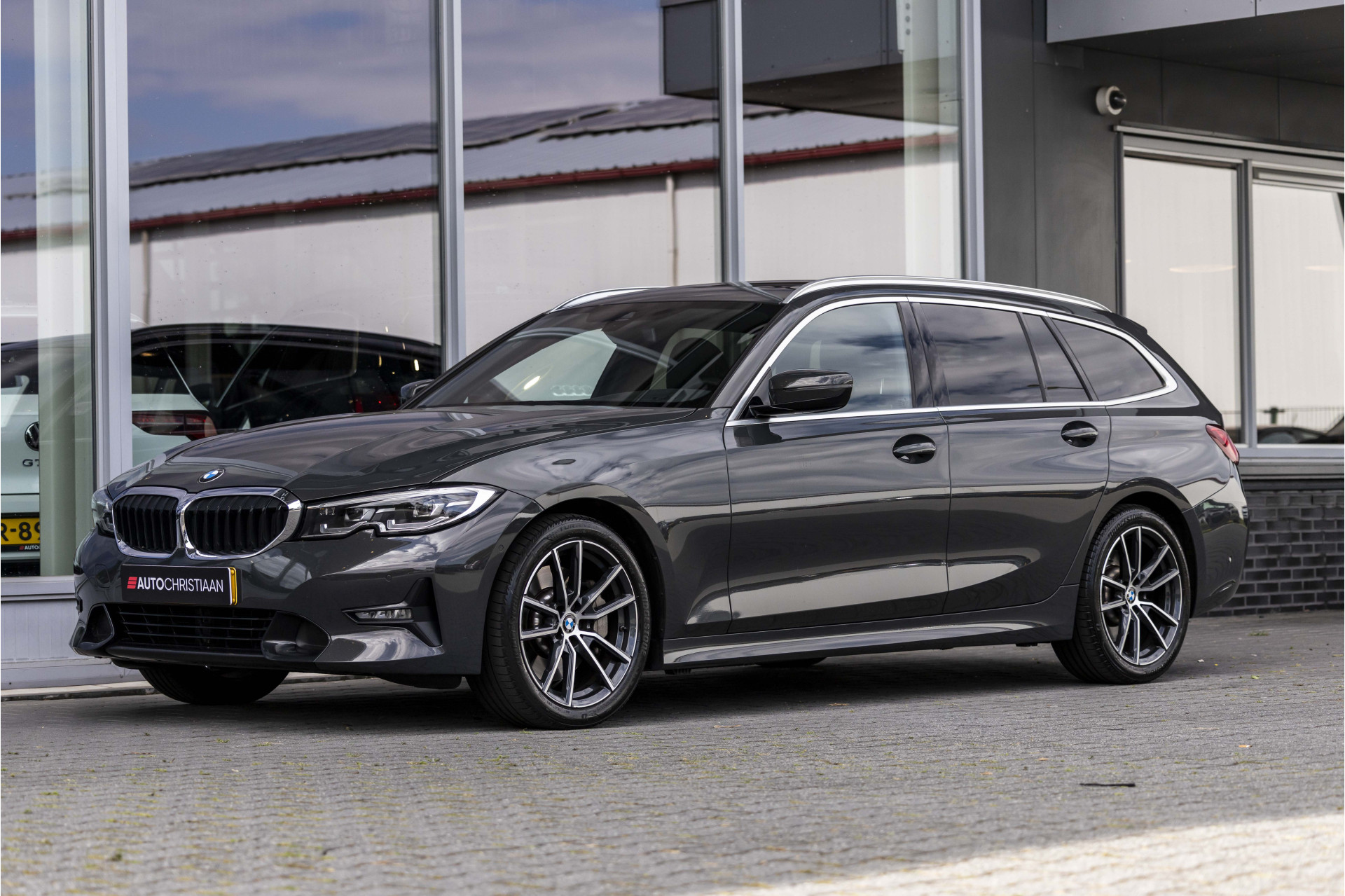 Foto van BMW 330i