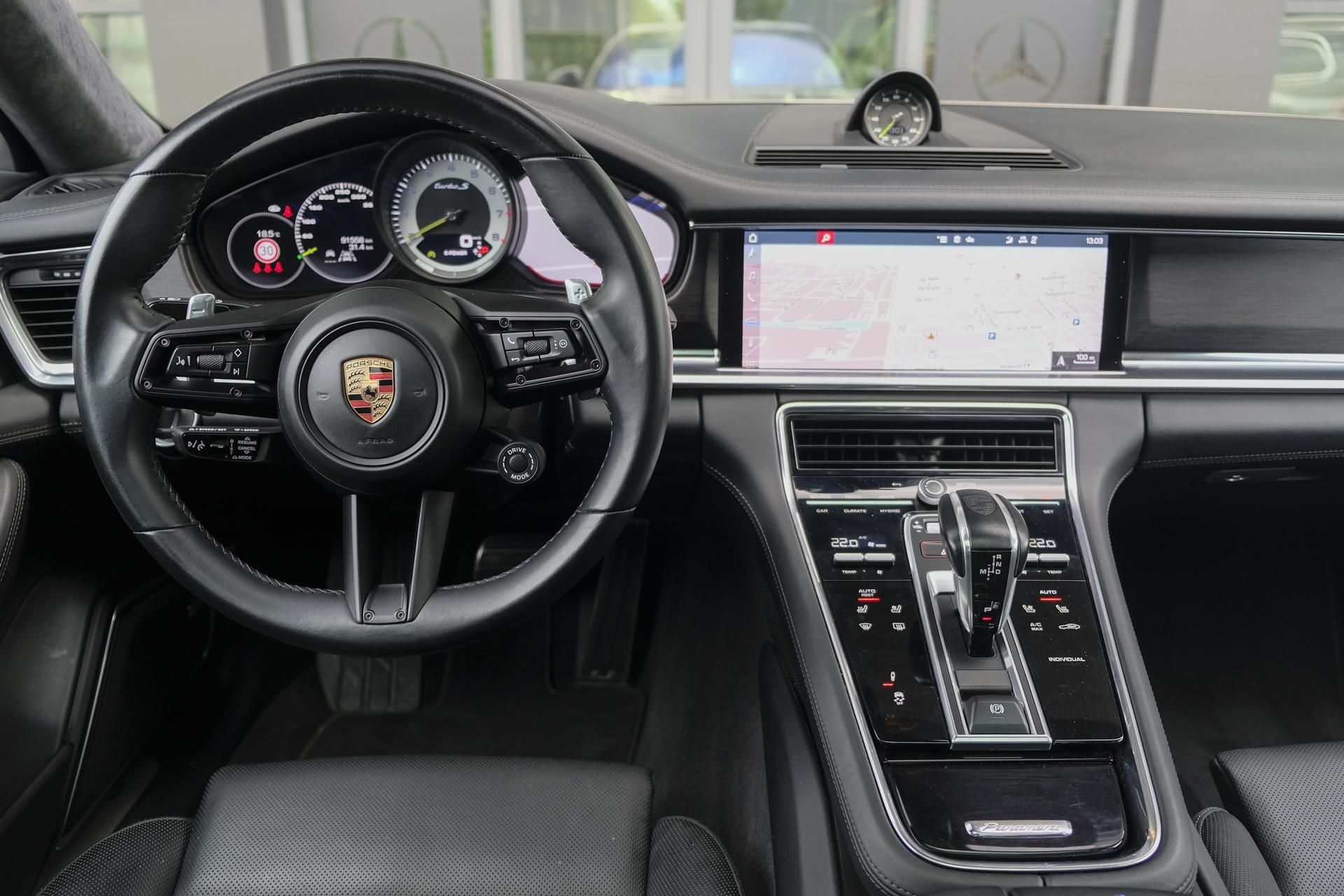 Foto van Porsche Panamera Turbo S E-hybrid