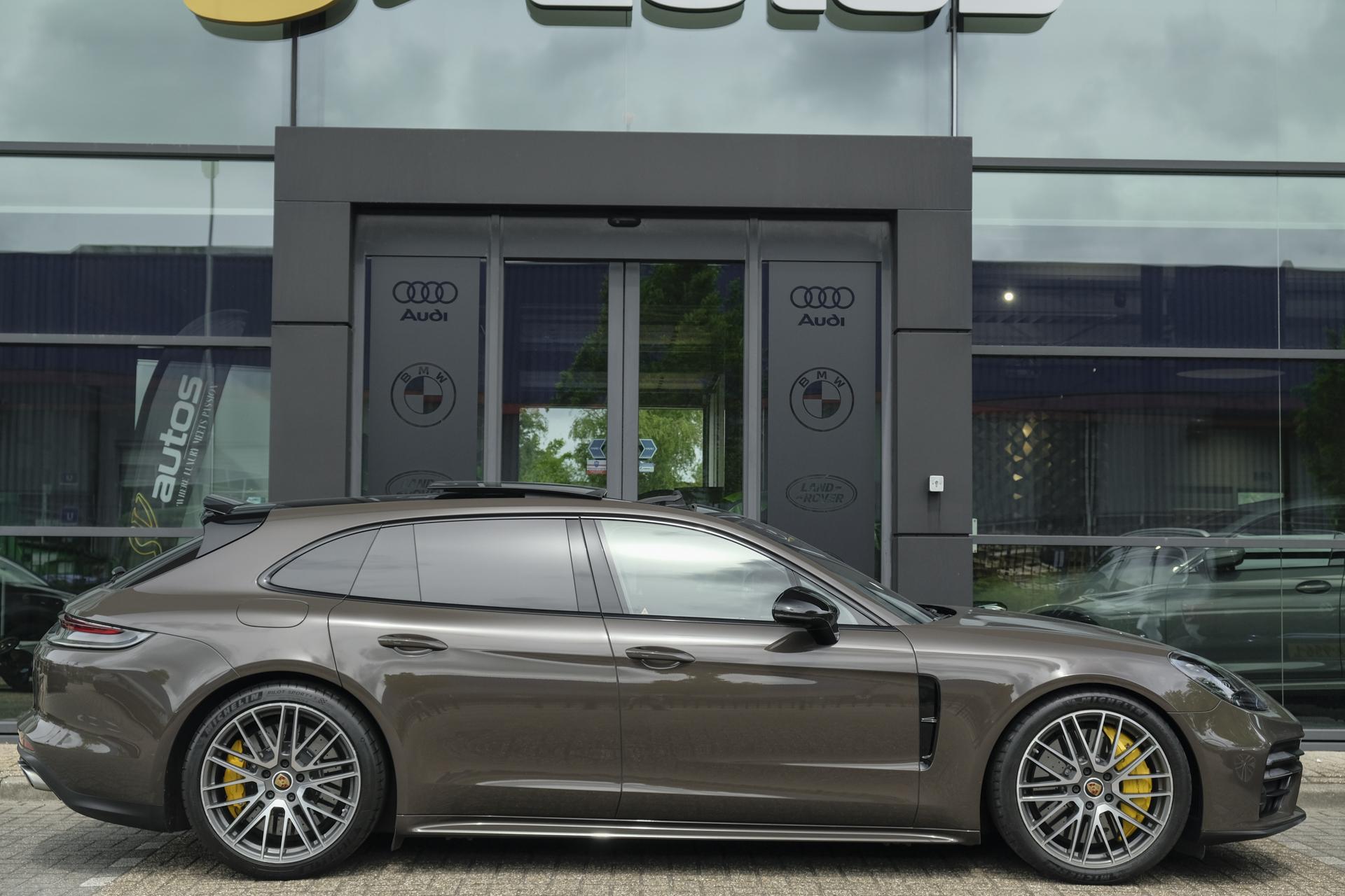 Foto van Porsche Panamera Turbo S E-hybrid