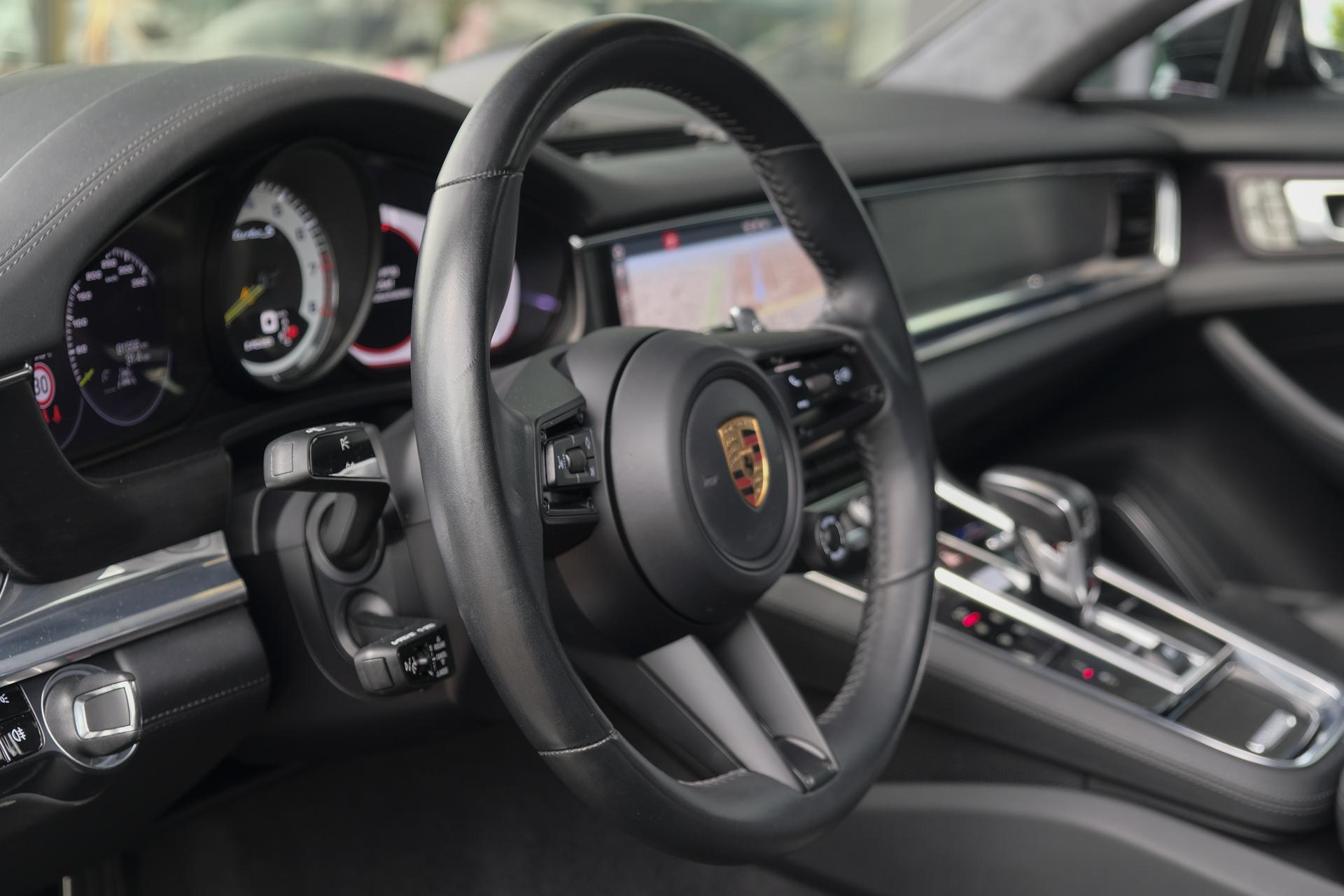 Foto van Porsche Panamera Turbo S E-hybrid