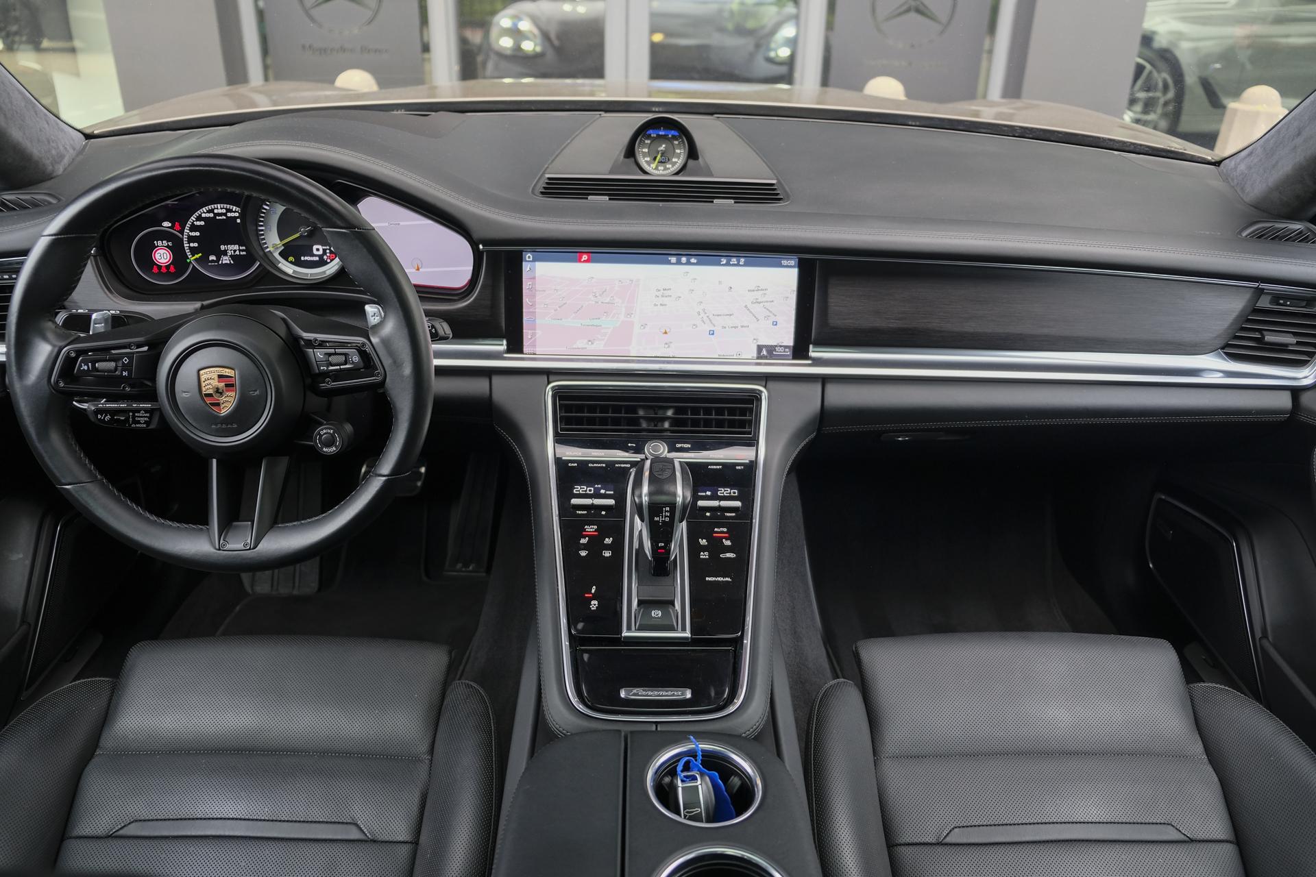 Foto van Porsche Panamera Turbo S E-hybrid