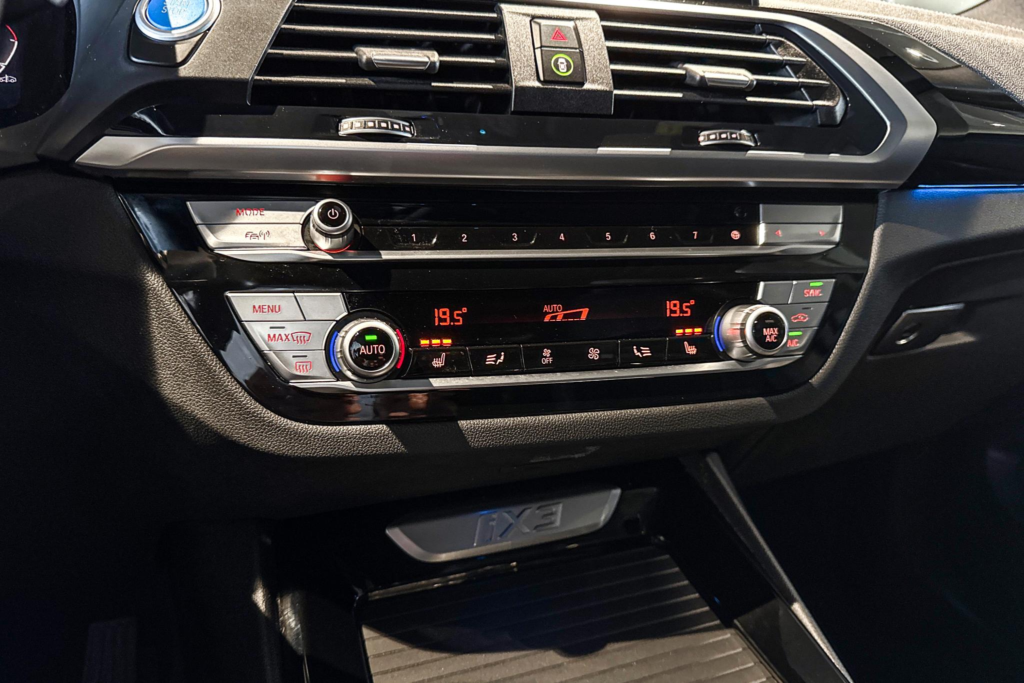 Foto van BMW Ix3