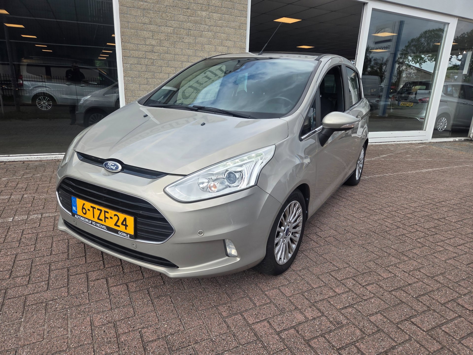Foto van Ford B-max
