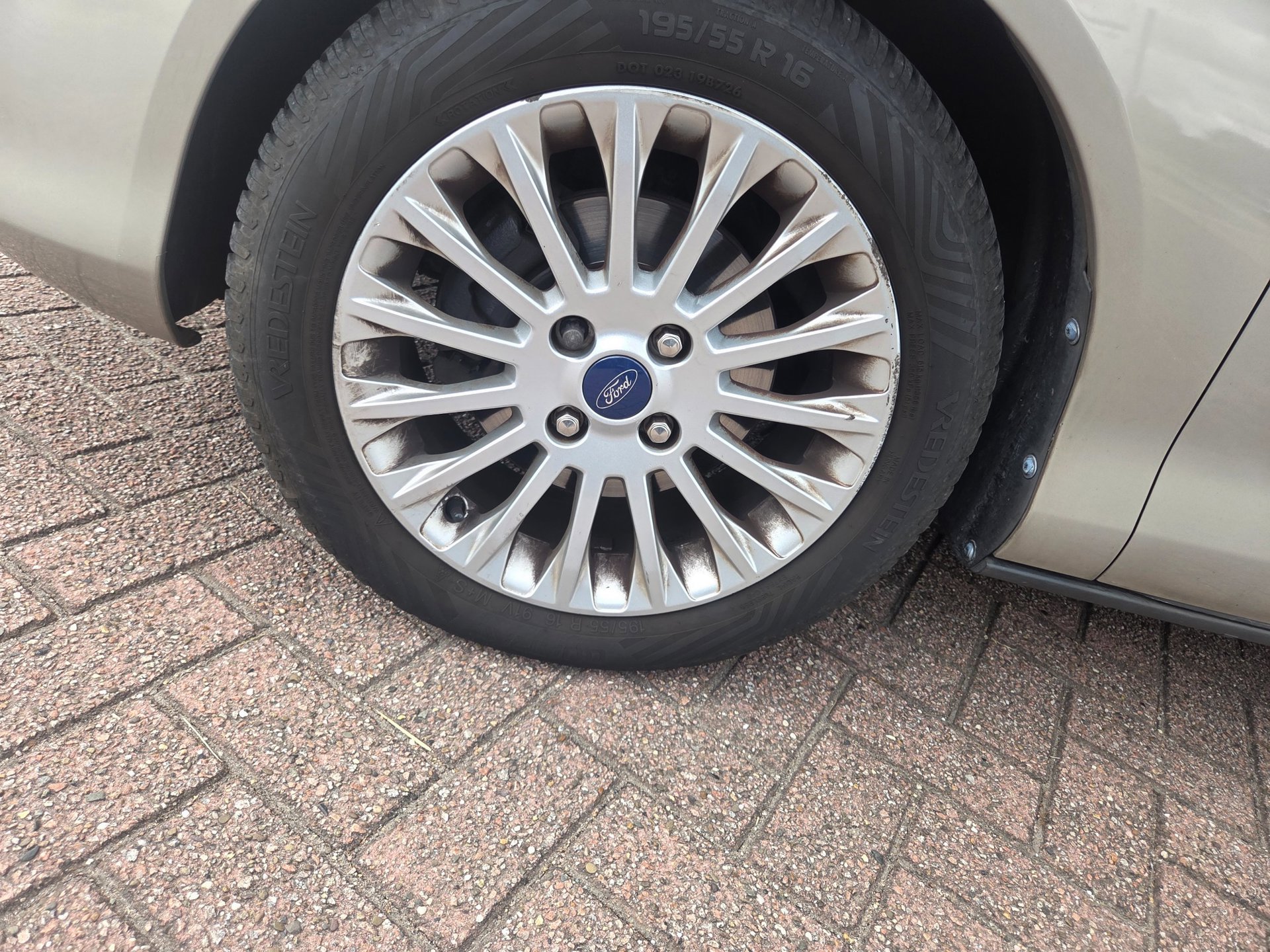Foto van Ford B-max