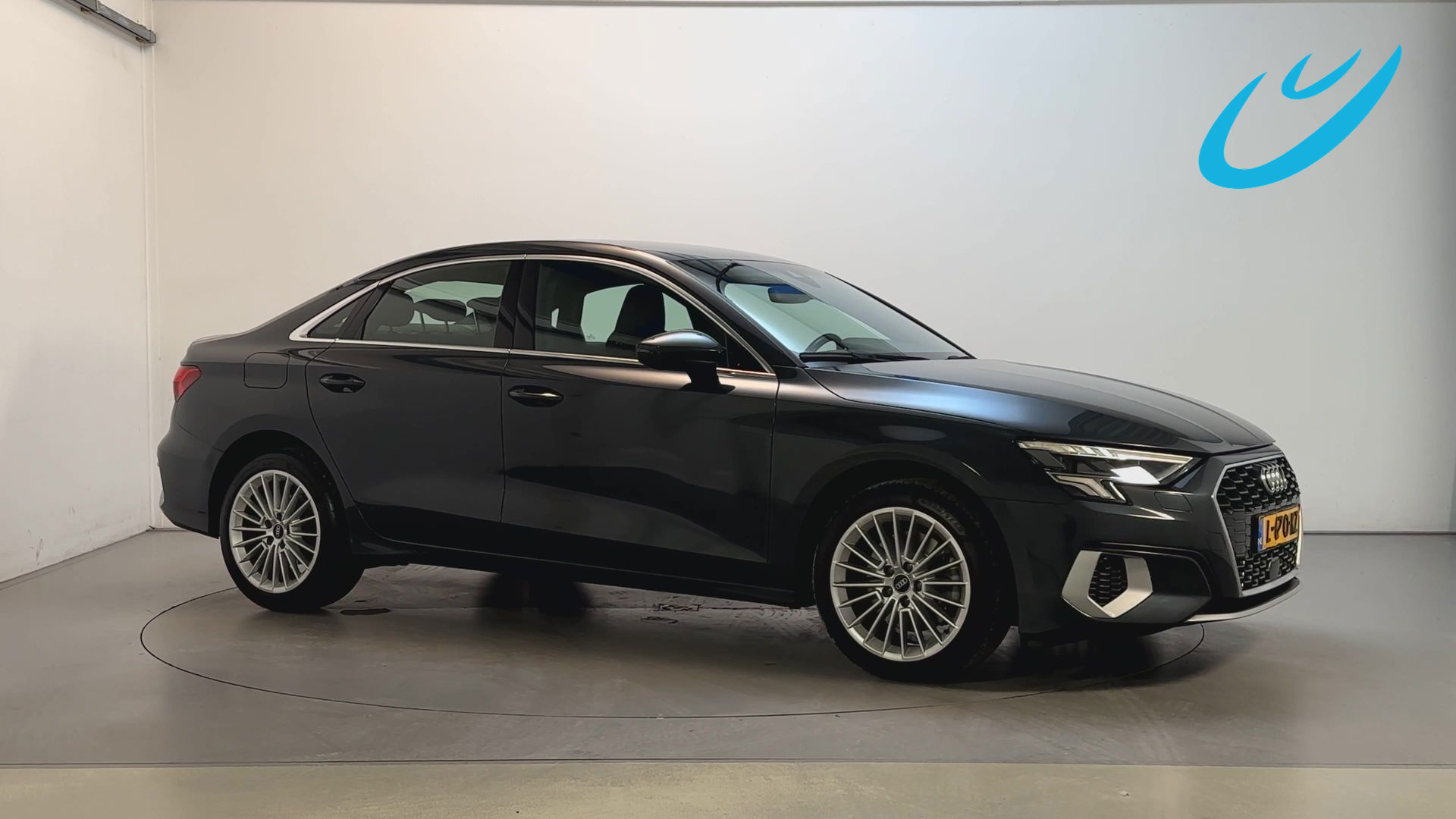 Audi A3 Limousine 30 TFSI S-Tronic Business Edition Camera Navigatie DAB+ App-Connect 2021 - voorkant