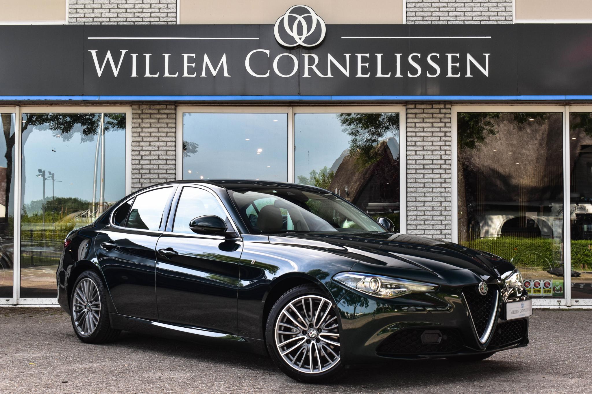 Alfa Romeo Giulia 2.2 TI Verde Visconti Leder Carplay Stoelverw. 2021 - voorkant
