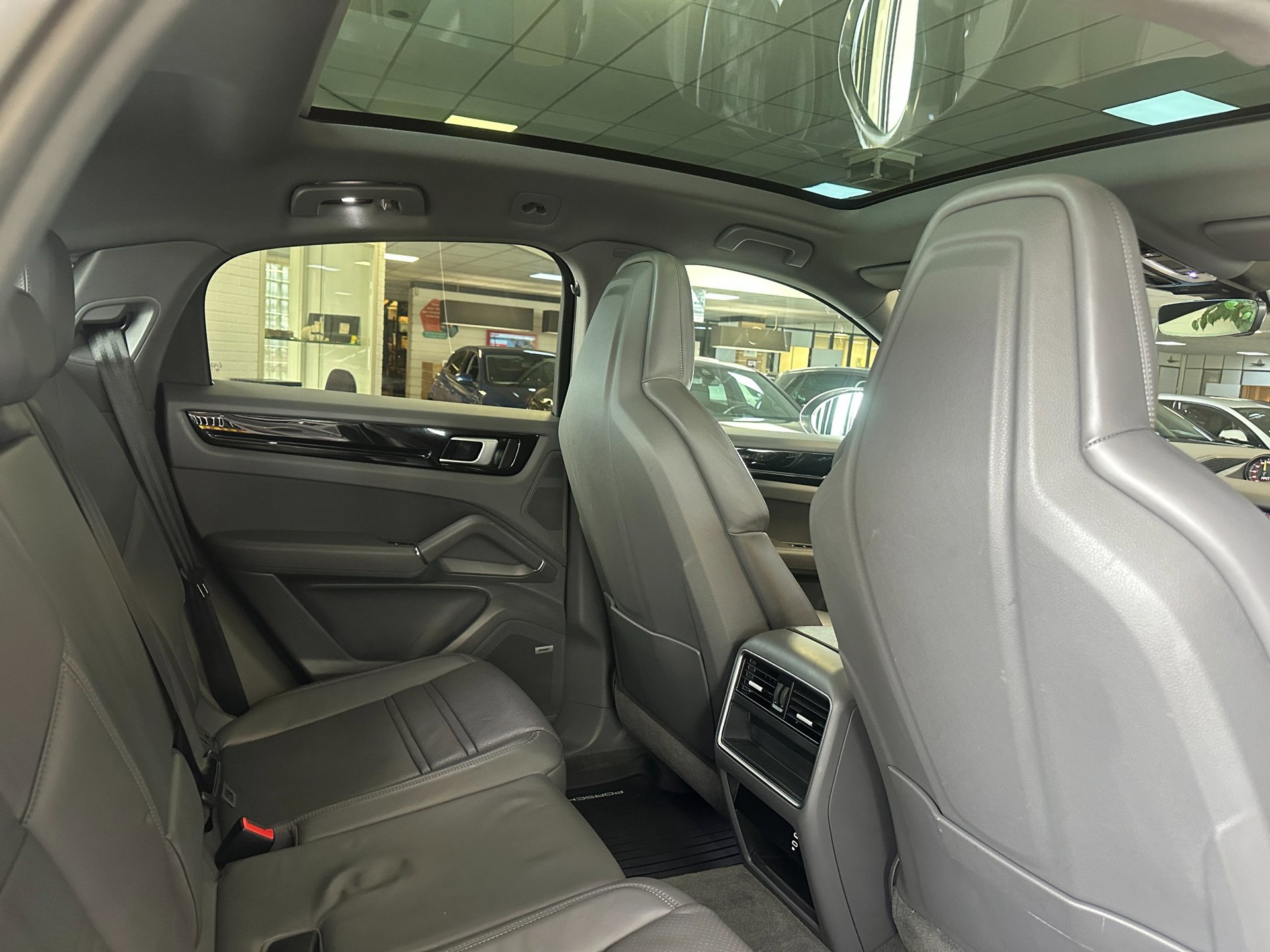 Foto van Porsche Cayenne E-hybrid